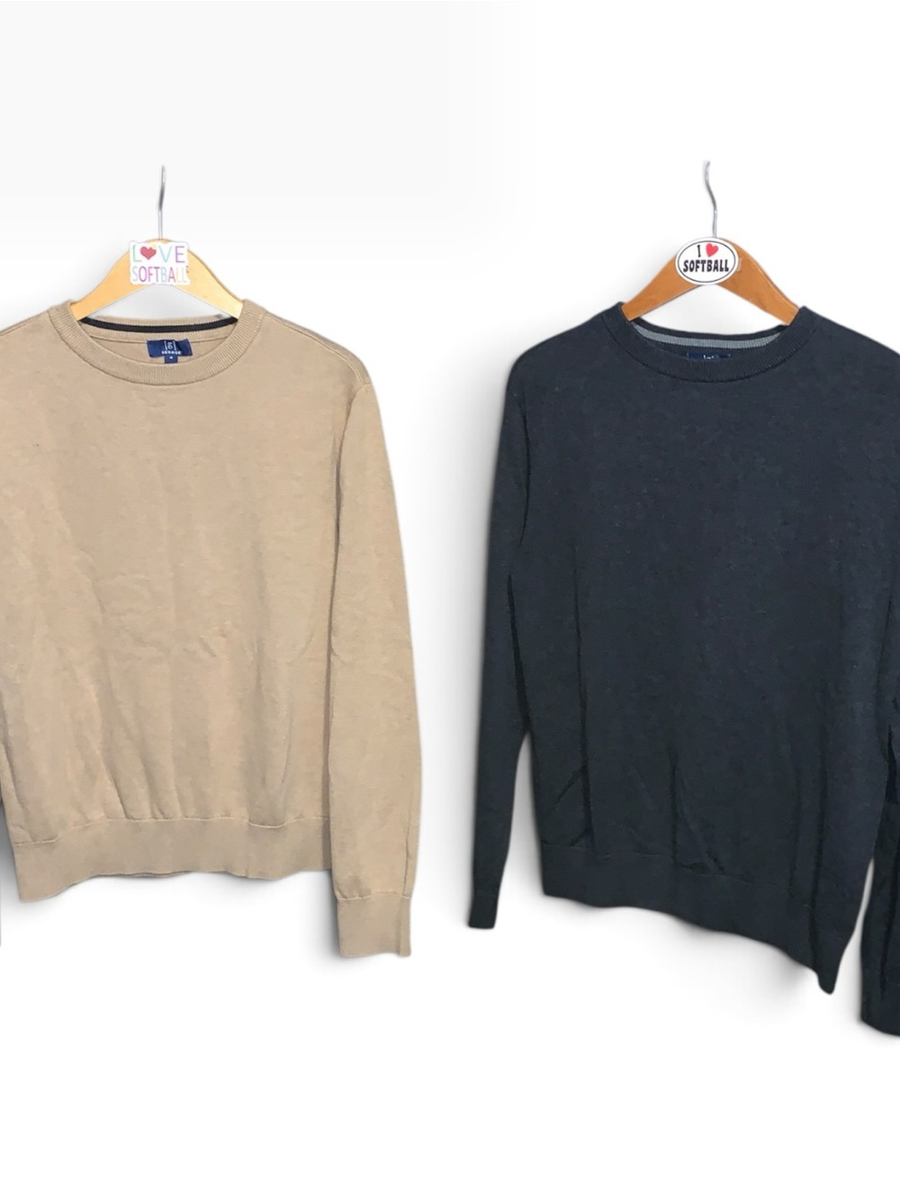 Bundle of 2 George Crewneck Sweaters in Beige and Charcoal Gray Relaxed